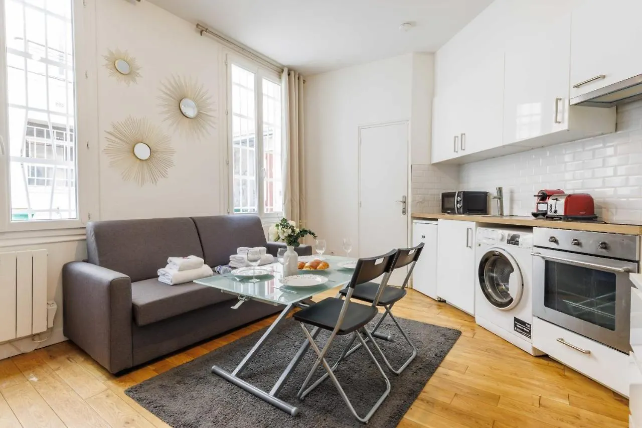 パリLovely Studio Near Eiffel Towerアパートメント