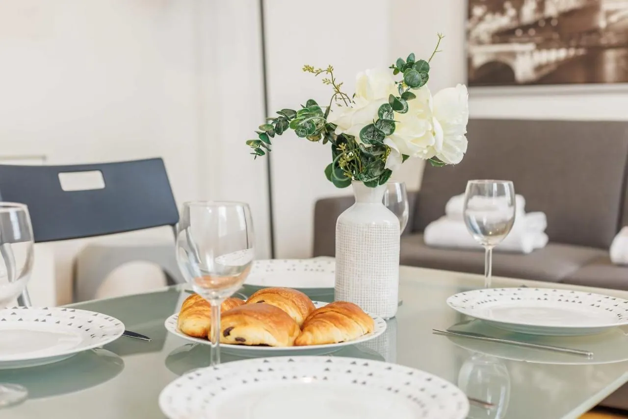 Lovely Studio Near Eiffel Tower Apartment Paris