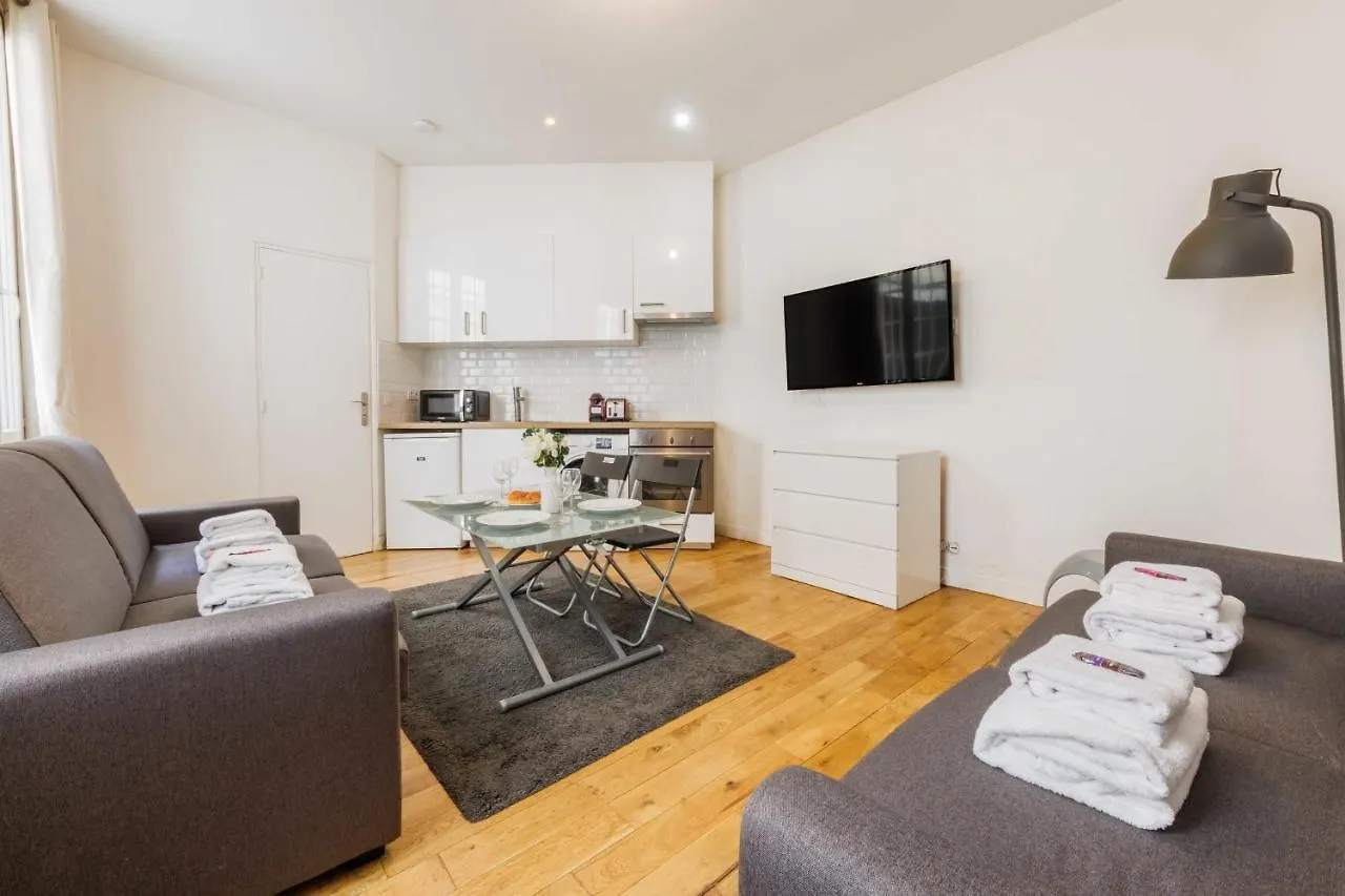 Lovely Studio Near Eiffel Tower Apartment Paris France